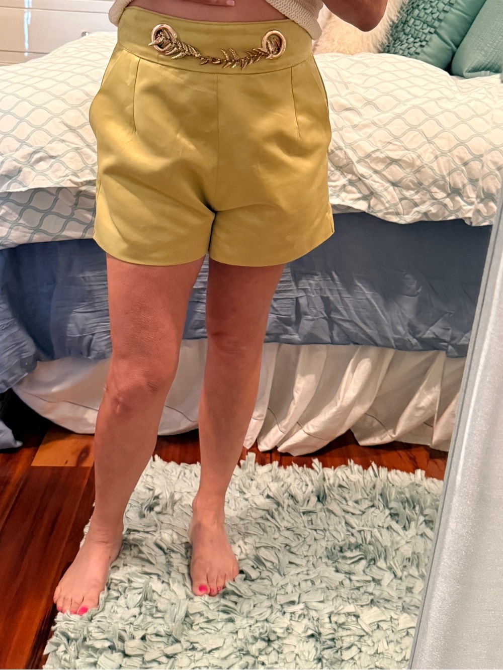 High-Waist Lemon-Gold Women’s Shorts with Decorative Waist Chain